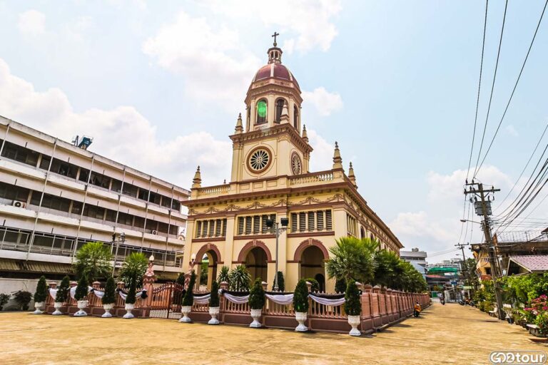 Церковь Санта-Круз на авторской экскурсии Другой Бангкок