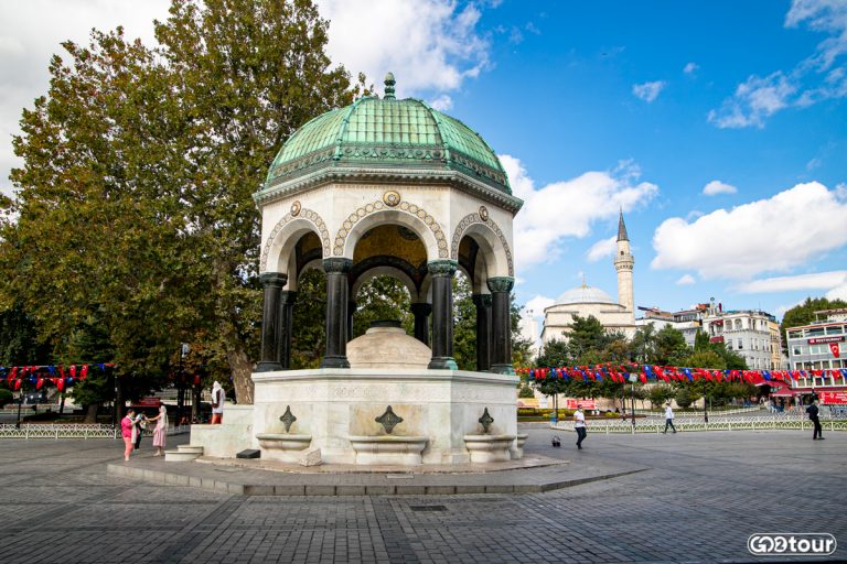 Немецкий фонтан на площади Ипподром в Стамбуле